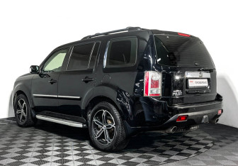 Подержанный автомобиль Honda Pilot 2013 года (7 фото)