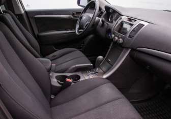 Подержанный автомобиль Hyundai Sonata 2008 года (9 фото)
