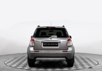 Подержанный автомобиль Suzuki SX4 Hatchback 2013 года (6 фото)