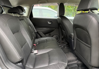 Подержанный автомобиль Nissan Qashqai 2008 года (9 фото)