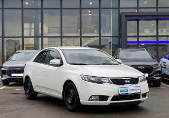 Подержанный автомобиль Kia Cerato Sedan 2012 года (3 фото)