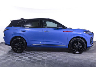 Подержанный автомобиль Hongqi HS3 2025 года (4 фото)
