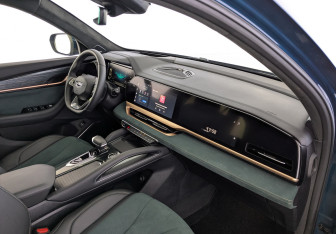 Подержанный автомобиль Geely Monjaro 2024 года (11 фото)