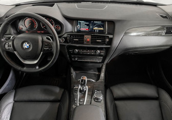 Подержанный автомобиль BMW X4 2016 года (11 фото)