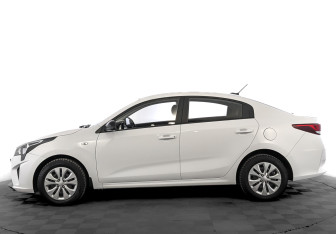 Подержанный автомобиль Kia Rio Sedan 2021 года (8 фото)