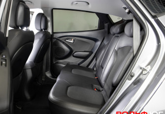 Подержанный автомобиль Hyundai ix35 2012 года (8 фото)