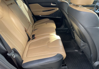 Подержанный автомобиль Hyundai Santa Fe 2021 года (9 фото)