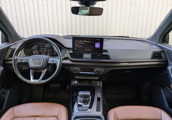 Подержанный автомобиль Audi Q5 2021 года (13 фото)