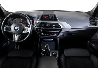 Подержанный автомобиль BMW X3 2018 года (14 фото)