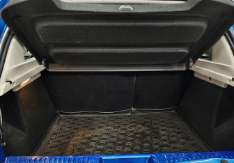 Подержанный автомобиль Renault Sandero 2016 года (14 фото)