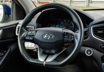 Подержанный автомобиль Hyundai IONIQ 2019 года (14 фото)