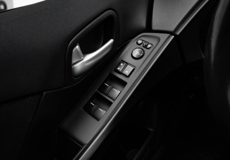 Подержанный автомобиль Honda Civic Hatchback 2013 года (14 фото)