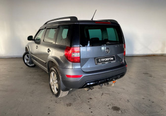Подержанный автомобиль Skoda Yeti 2015 года (4 фото)