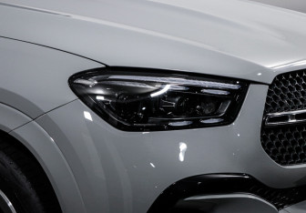 Подержанный автомобиль Mercedes-Benz GLE 2025 года (16 фото)