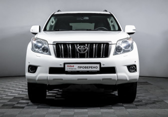 Подержанный автомобиль Toyota Land Cruiser Prado 2011 года (2 фото)