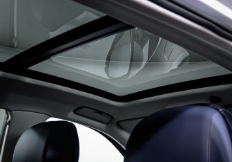 Подержанный автомобиль Hongqi HS5 2023 года (16 фото)