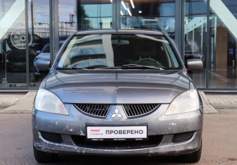 Подержанный автомобиль Mitsubishi Lancer Sedan 2005 года (2 фото)