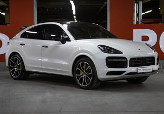 Подержанный автомобиль Porsche Cayenne 2019 года (3 фото)