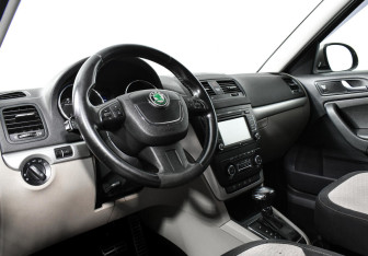 Подержанный автомобиль Skoda Yeti 2012 года (10 фото)