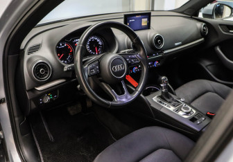 Подержанный автомобиль Audi A3 Sedan 2018 года (8 фото)