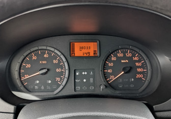 Подержанный автомобиль Renault Logan Sedan 2008 года (16 фото)