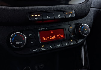 Подержанный автомобиль Kia Ceed Wagon 2017 года (28 фото)