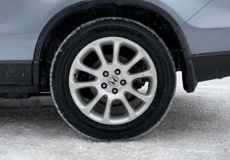 Подержанный автомобиль Honda CR-V 2008 года (16 фото)