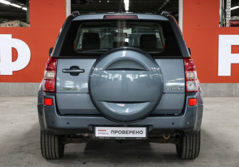 Подержанный автомобиль Suzuki Grand Vitara 2005 года (6 фото)