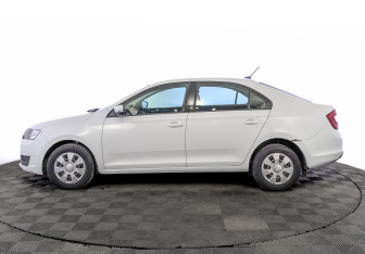 Подержанный автомобиль Skoda Rapid Liftback 2019 года (8 фото)