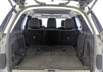 Подержанный автомобиль Land Rover Discovery 2018 года (10 фото)