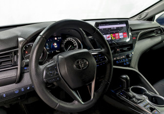Подержанный автомобиль Toyota Camry Sedan 2021 года (13 фото)