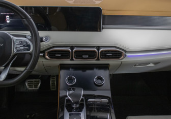 Подержанный автомобиль Jetour X70 Plus 2023 года (14 фото)