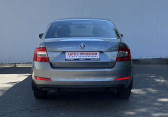 Подержанный автомобиль Skoda Octavia Liftback 2013 года (6 фото)