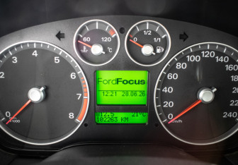 Подержанный автомобиль Ford Focus Sedan 2006 года (12 фото)