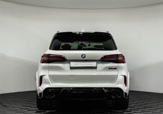 Подержанный автомобиль BMW X5 2021 года (4 фото)