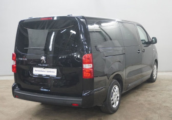 Подержанный автомобиль Peugeot Traveller 2020 года (7 фото)