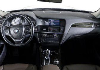 Подержанный автомобиль BMW X3 2012 года (13 фото)