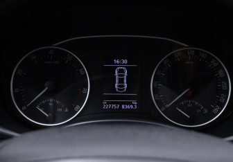 Подержанный автомобиль Skoda Octavia Liftback 2013 года (12 фото)