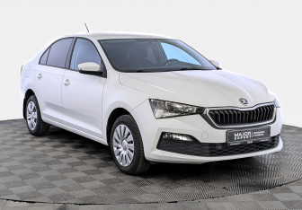 Подержанный автомобиль Skoda Rapid Liftback 2021 года (3 фото)