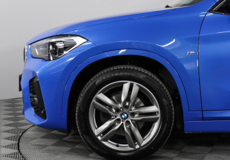 Подержанный автомобиль BMW X1 2020 года (8 фото)