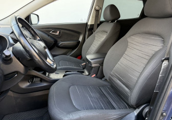 Подержанный автомобиль Hyundai ix35 2014 года (10 фото)
