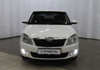 Подержанный автомобиль Skoda Fabia Hatchback 2011 года (2 фото)