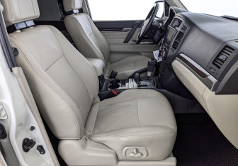 Подержанный автомобиль Mitsubishi Pajero 2019 года (23 фото)