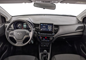 Подержанный автомобиль Hyundai Solaris Sedan 2020 года (14 фото)