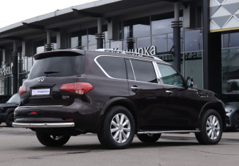 Подержанный автомобиль Infiniti QX56 2011 года (5 фото)