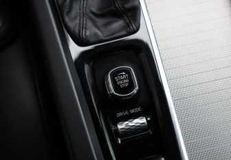 Подержанный автомобиль Volvo XC60 2019 года (21 фото)