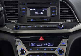 Подержанный автомобиль Hyundai Elantra Sedan 2017 года (17 фото)