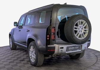 Подержанный автомобиль Land Rover Defender Suv 2021 года (7 фото)