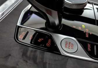 Подержанный автомобиль BMW X5 2021 года (26 фото)