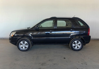 Подержанный автомобиль Kia Sportage 2010 года (8 фото)